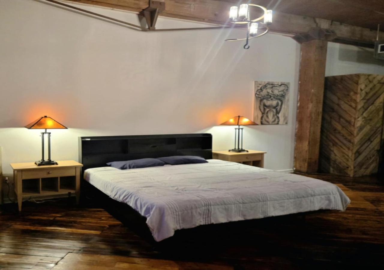 Motown Riverfront Loft *